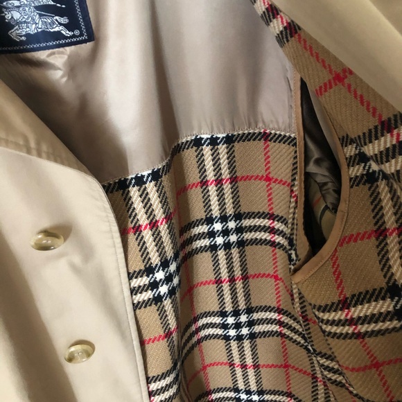 Burberry Trench Coat - Picture 9 of 9